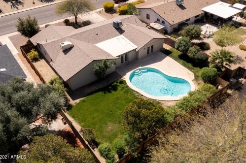 3826 Cholla St, Phoenix AZ  85029-3142 exterior