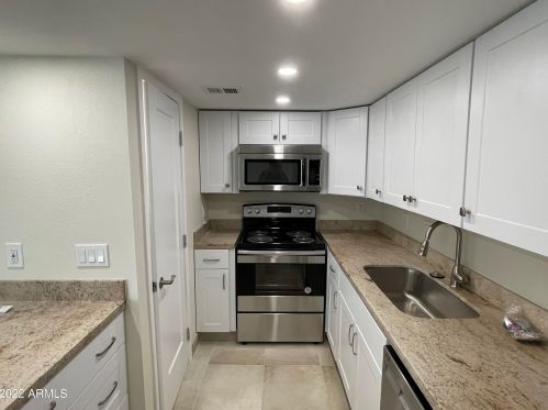 4757 Belleview St, Phoenix AZ  85008-5606 exterior