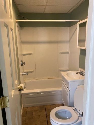 27 Upsala St, Worcester MA 01610-2044 exterior