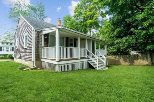 34 Trevore St, Quincy MA 02171-1127 exterior