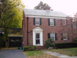 81 Clinton Pl, Newton, MA 02459-1117