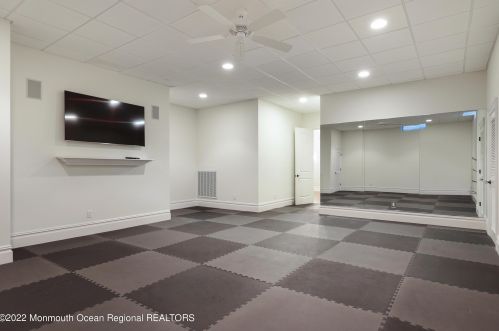 21 Vista Dr, Little Silver NJ  07739-1611 exterior