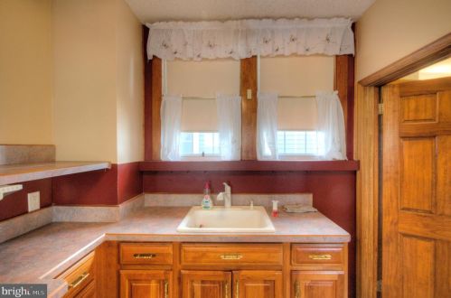 209 Delsea Dr, West Deptford NJ 08093-1222 exterior