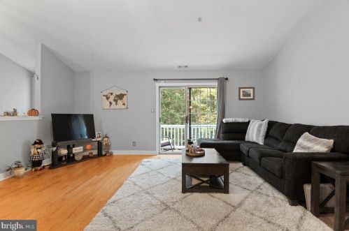 68 Crestmont Dr, West Deptford NJ  08051-2161 exterior