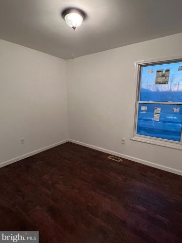 1 Locust Ct, Erial NJ 08081-1932 exterior