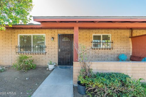 6733 16th St, Phoenix, AZ 85016-1054