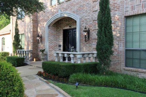 2455 Halloran St, Fort Worth TX 76107-6631 exterior