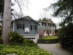 16 Bristol Rd, Newton, MA 02465-2903