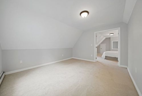 4 Mckinley Rd, Worcester MA  01605-2112 exterior