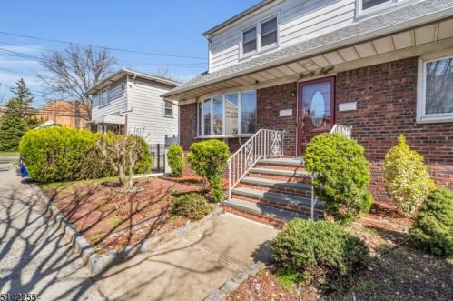 98 Magnolia St, Belleville NJ  07109-1112 exterior