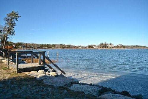 9 Lydias Island Rd, Wareham, MA 02571-2445