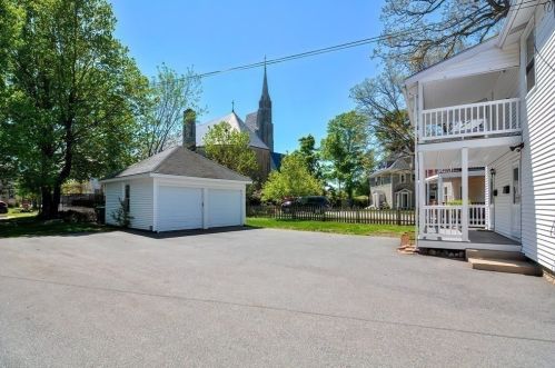 2142 Commonwealth Ave, Newton, MA 02466-1903