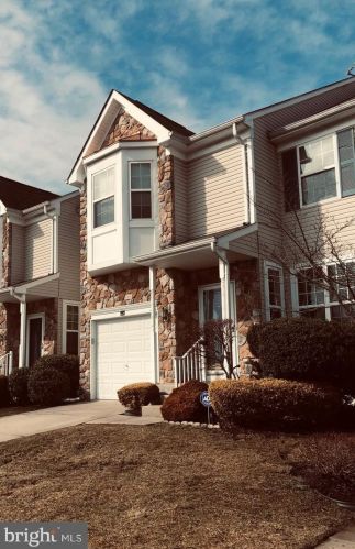 158 Chancellor Dr, West Deptford, NJ 08096-5155