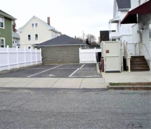 67 Brigham St, New Bedford MA 02740-2214 exterior