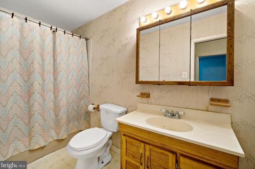 120 Beacon Ave, West Deptford NJ 08066-1209 exterior