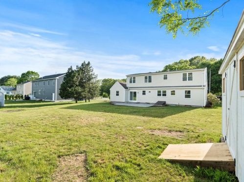 39 Riv St, Seekonk MA 02771-4706 exterior