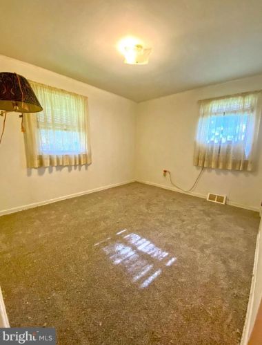 429 Trowbridge Ave, West Deptford NJ  08096-1824 exterior