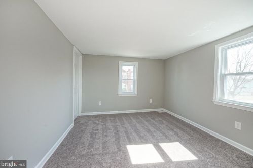 326 Billingsport Rd, West Deptford NJ 08066-2238 exterior