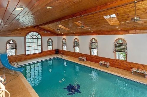 90 Countryside Ln, Milton MA 02186-4435 exterior