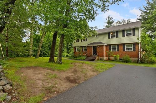 215 School St, Acton, MA 01720-4432