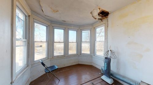 266 Pleasant St, West Bridgewater MA 02379-1509 exterior