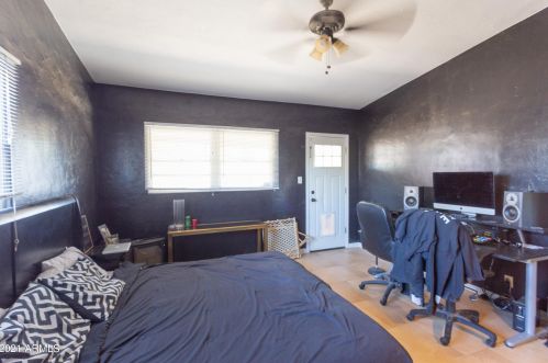 4221 27th St, Phoenix AZ 85016-5703 exterior