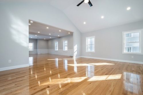 711 Salisbury St, Worcester MA 01609-1122 exterior