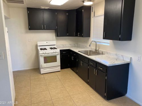 1915 Chipman Rd, Phoenix AZ 85040-2632 exterior