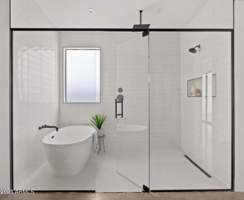 2205 Clarendon Ave, Phoenix AZ  85015-5436 exterior