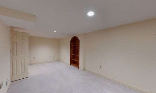 41 Oakland Ave, Needham MA 02492-3140 exterior