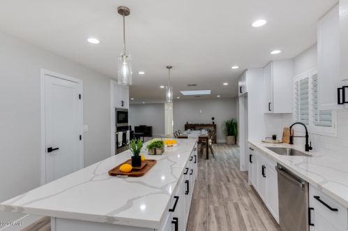 6320 4 Pl, Phoenix AZ 85012-1105 exterior