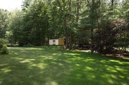 71 Nuthatch Ln, Taunton MA 02780-7150 exterior