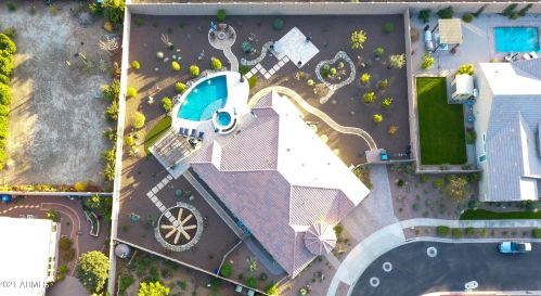 7911 30th Way, Phoenix AZ 85016-8927 exterior