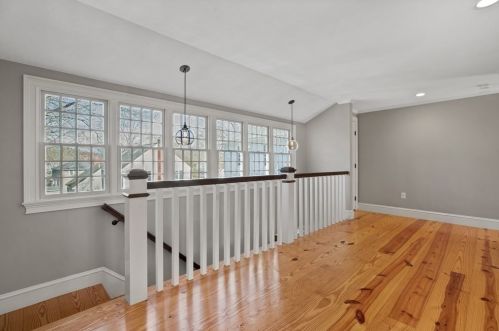 2 Golfview Dr, Hingham MA 02043-2633 exterior