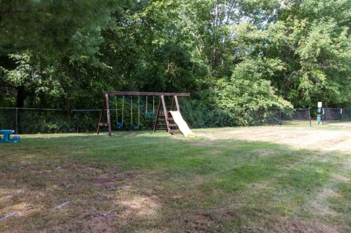 96 Old Colony Ave, Taunton MA 02718-1122 exterior