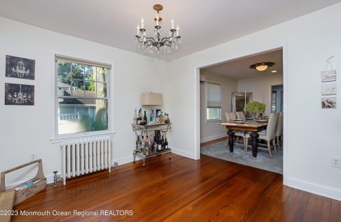 900 Roseld Ave, Tinton Falls NJ  07712-4154 exterior