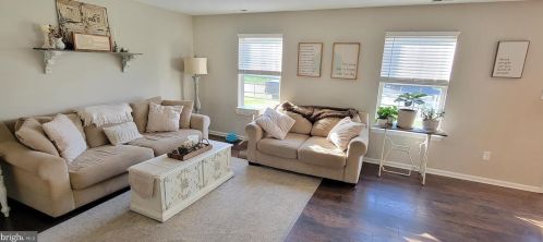 104 Talon Ln, West Deptford NJ 08093-2323 exterior