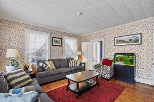 90 Mechanic St, Barre MA exterior