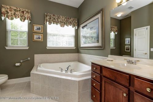 15 Carlisle Dr, Jackson Twp NJ 08527-6304 exterior