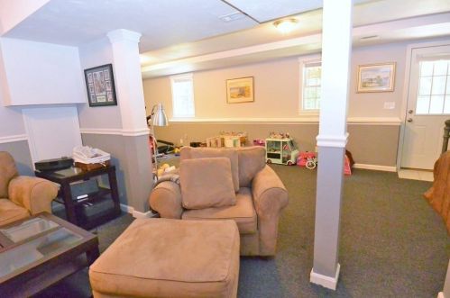 225 Sycamore Dr, Holden MA 01520-1152 exterior