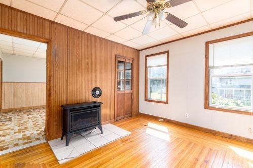 21 Whipple St, Worcester MA 01607-1339 exterior