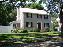 48 Fessenden St, Newton, MA 02460-1120
