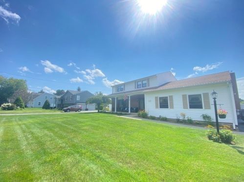 28 Hampstead St, Methuen, MA 01844-1741