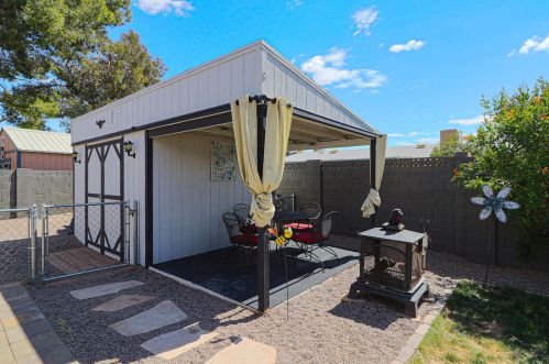 911 Campo Bello Dr, Phoenix AZ 85032-2051 exterior