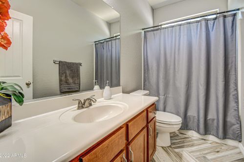 4217 73 Dr, Phoenix AZ 85033-2512 exterior