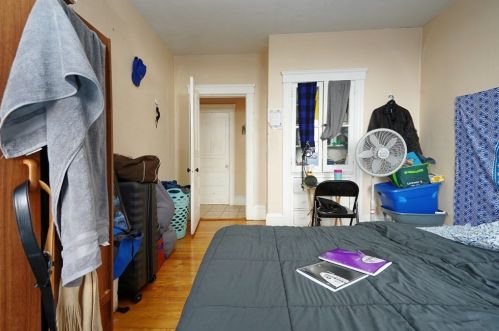 488 Park Ave, Worcester MA 01610-1223 exterior