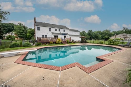 4 Bayberry Ln, Dover NJ 07869-3837 exterior