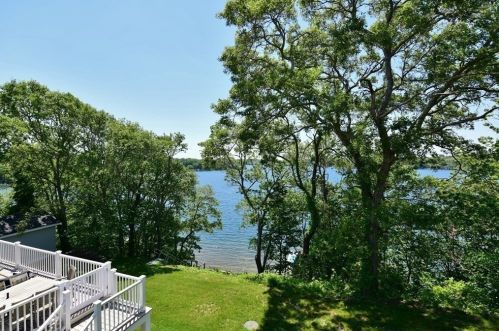 22 Eagle Hill Dr, Plymouth MA  02360-1908 exterior