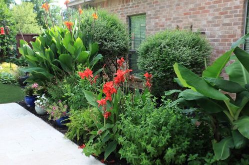 2455 Halloran St, Fort Worth TX 76107-6631 exterior