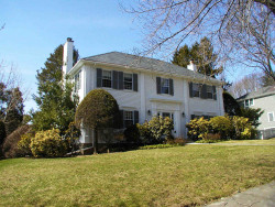 29 Pickwick Rd, Newton, MA 02465-2818